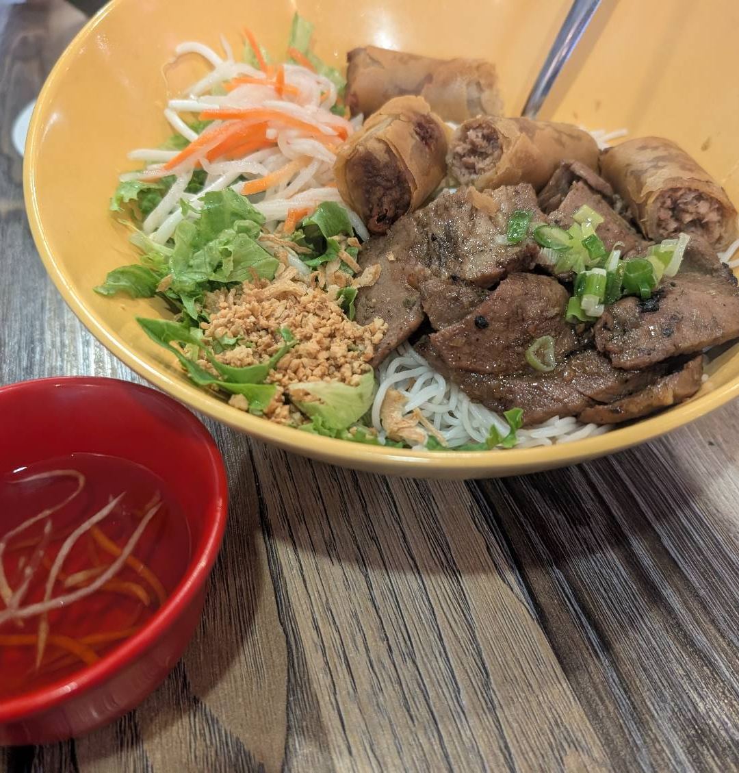 V7 - Bun Grilled Pork with Vermicelli
